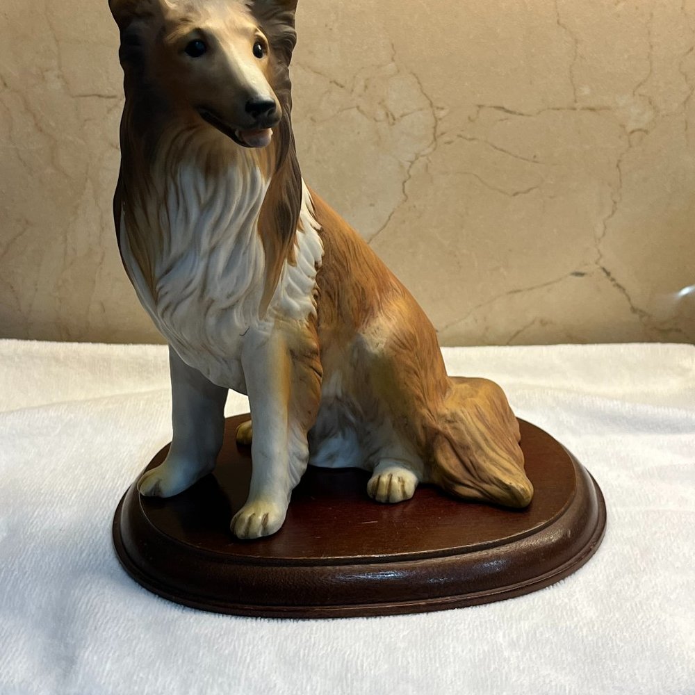 NWOT Collie statue with wood platform Masterpiece Porcelain by Homco 1986